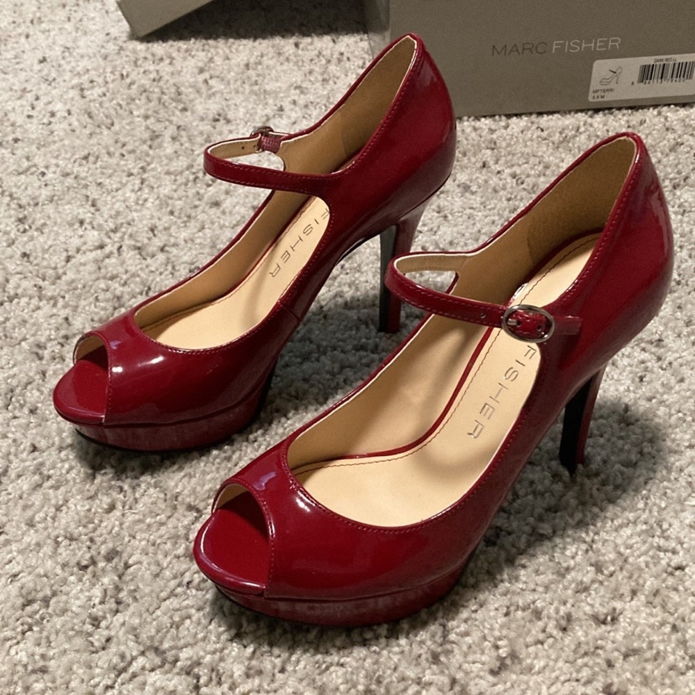 Womens Marc Fisher Shiny Red Heels peep toe size 5.5